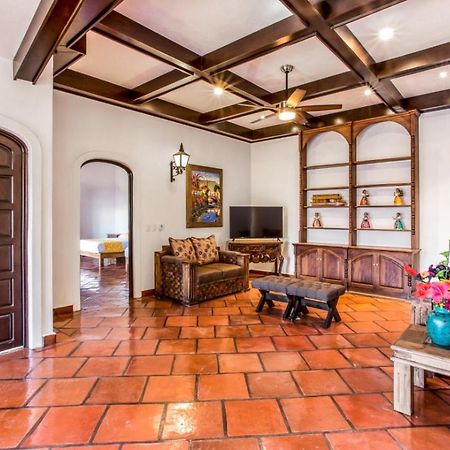 Caroline Bella Bed & Breakfast Ajijic Ngoại thất bức ảnh
