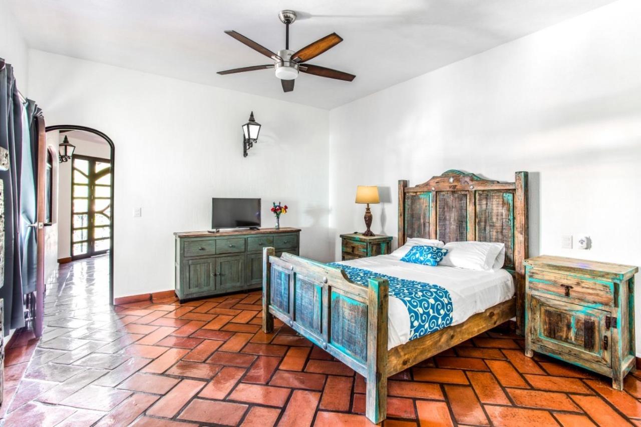 Caroline Bella Bed & Breakfast Ajijic Ngoại thất bức ảnh