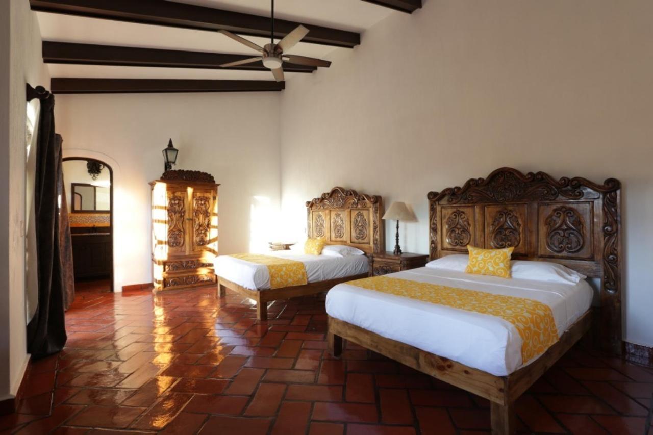 Caroline Bella Bed & Breakfast Ajijic Ngoại thất bức ảnh