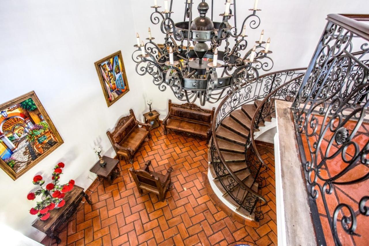Caroline Bella Bed & Breakfast Ajijic Ngoại thất bức ảnh